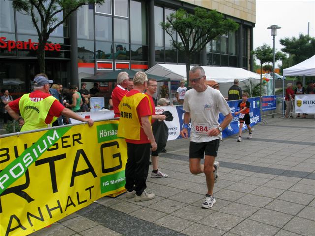../Images/BenefizlaufMerseburg2010 (98).jpg